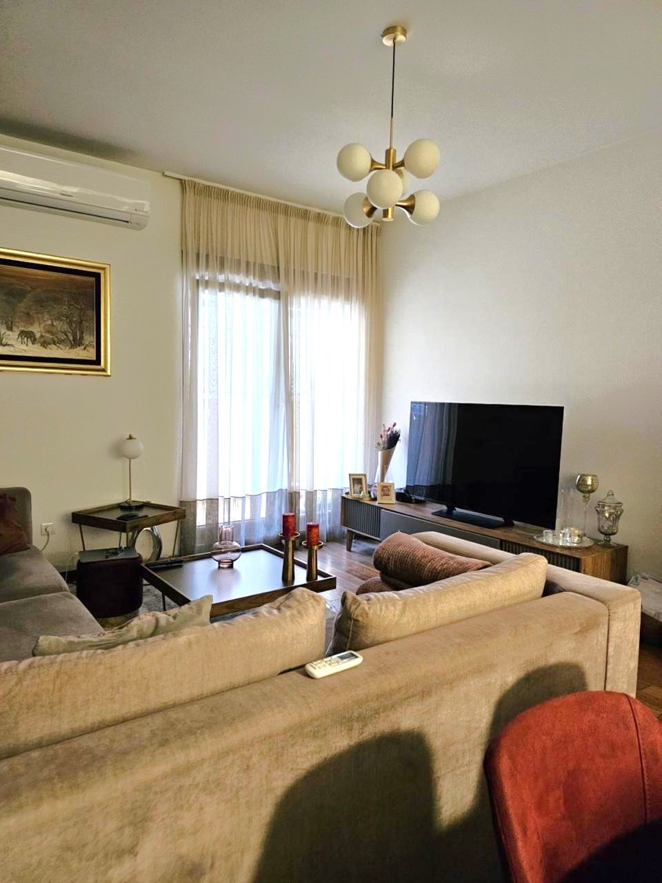 Prodaje se namješten dvosoban stan Momišićima, Podgorica. 